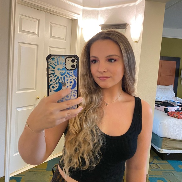 Meet your Posher, Marta - Picture 2 of 4